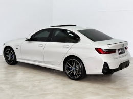 BMW - 330E - 2022/2023 - Branca - R$ 379.000,00