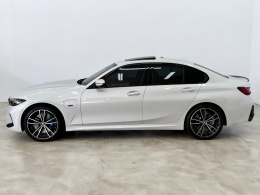 BMW - 330E - 2022/2023 - Branca - R$ 379.000,00